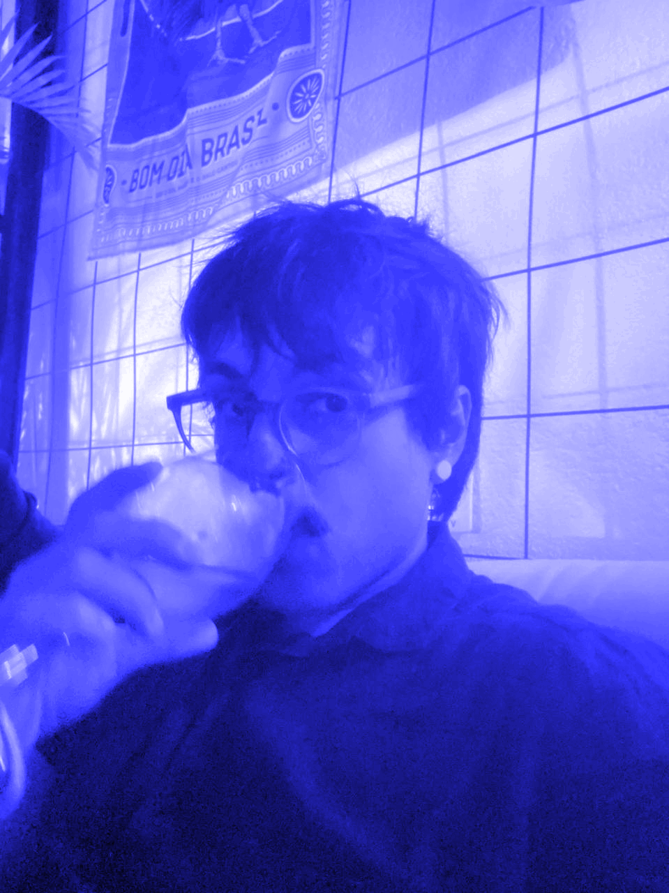 Eu em um café em itaipava